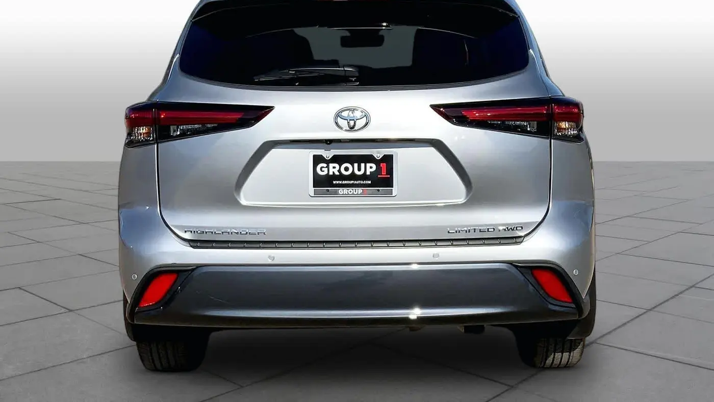 2025 Toyota Highlander LE