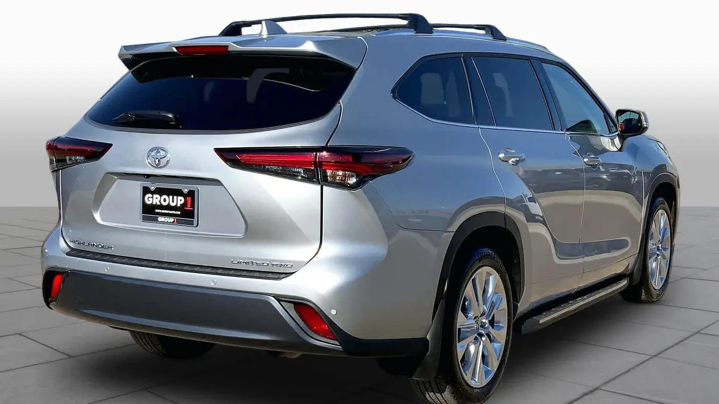 2025 Toyota Highlander LE