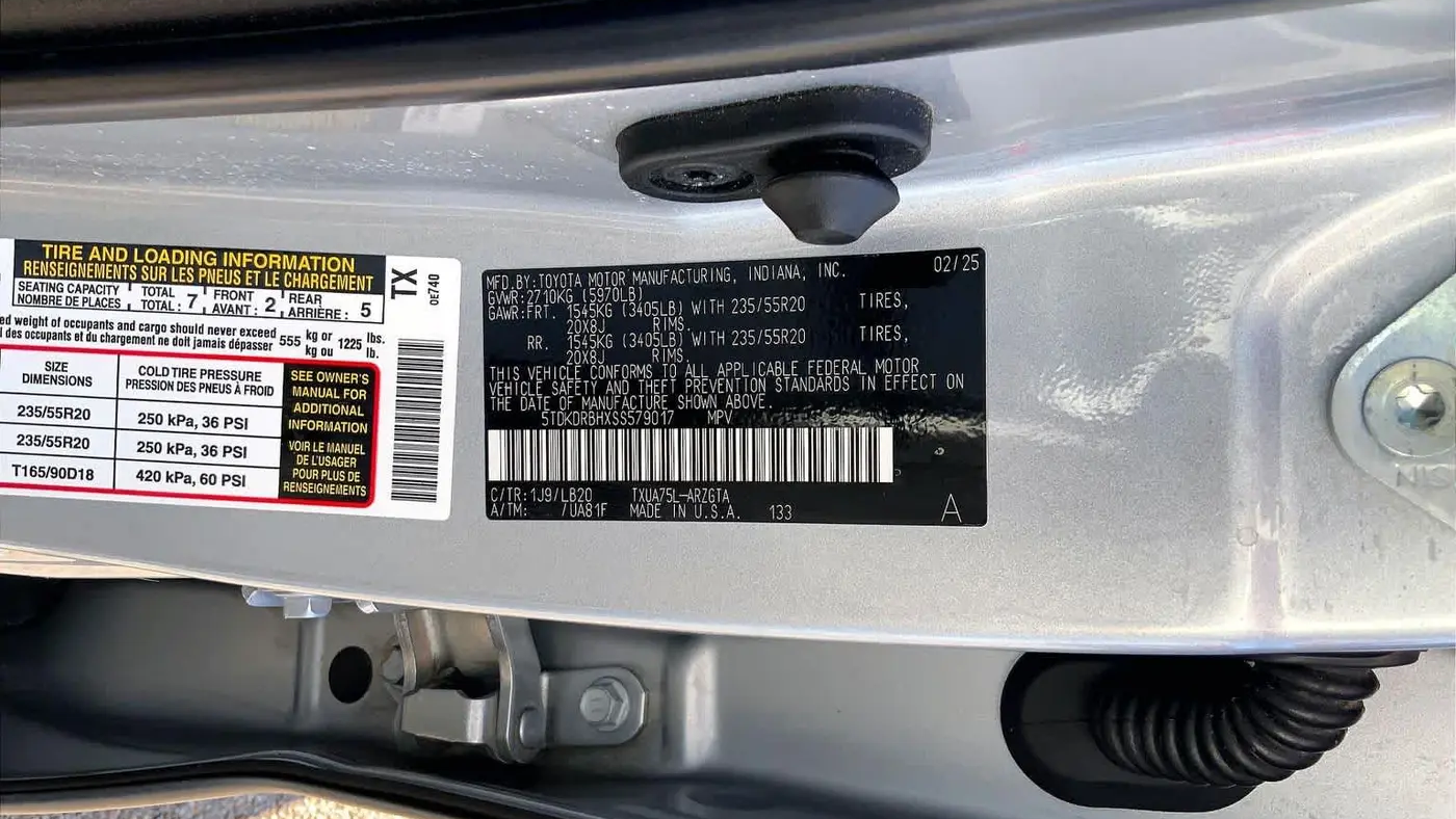 2025 Toyota Highlander LE