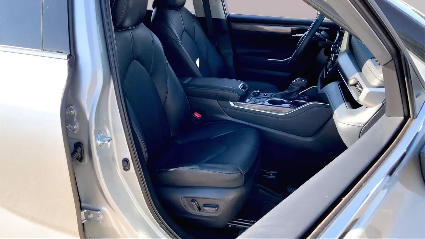 2025 Toyota Highlander LE