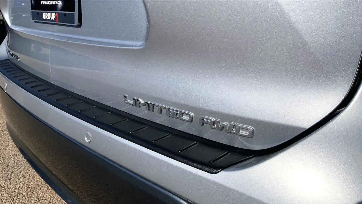 2025 Toyota Highlander LE