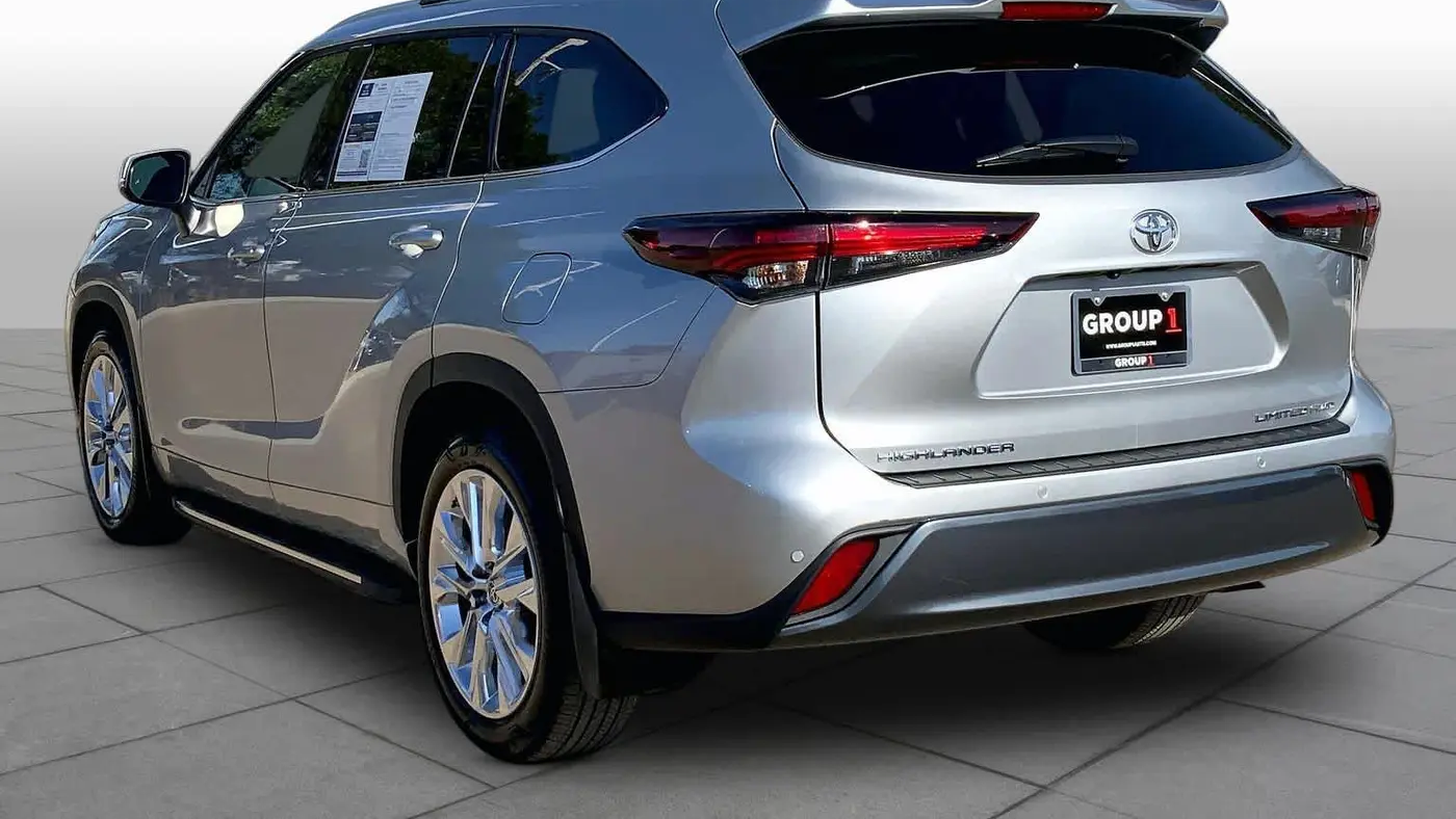 2025 Toyota Highlander LE