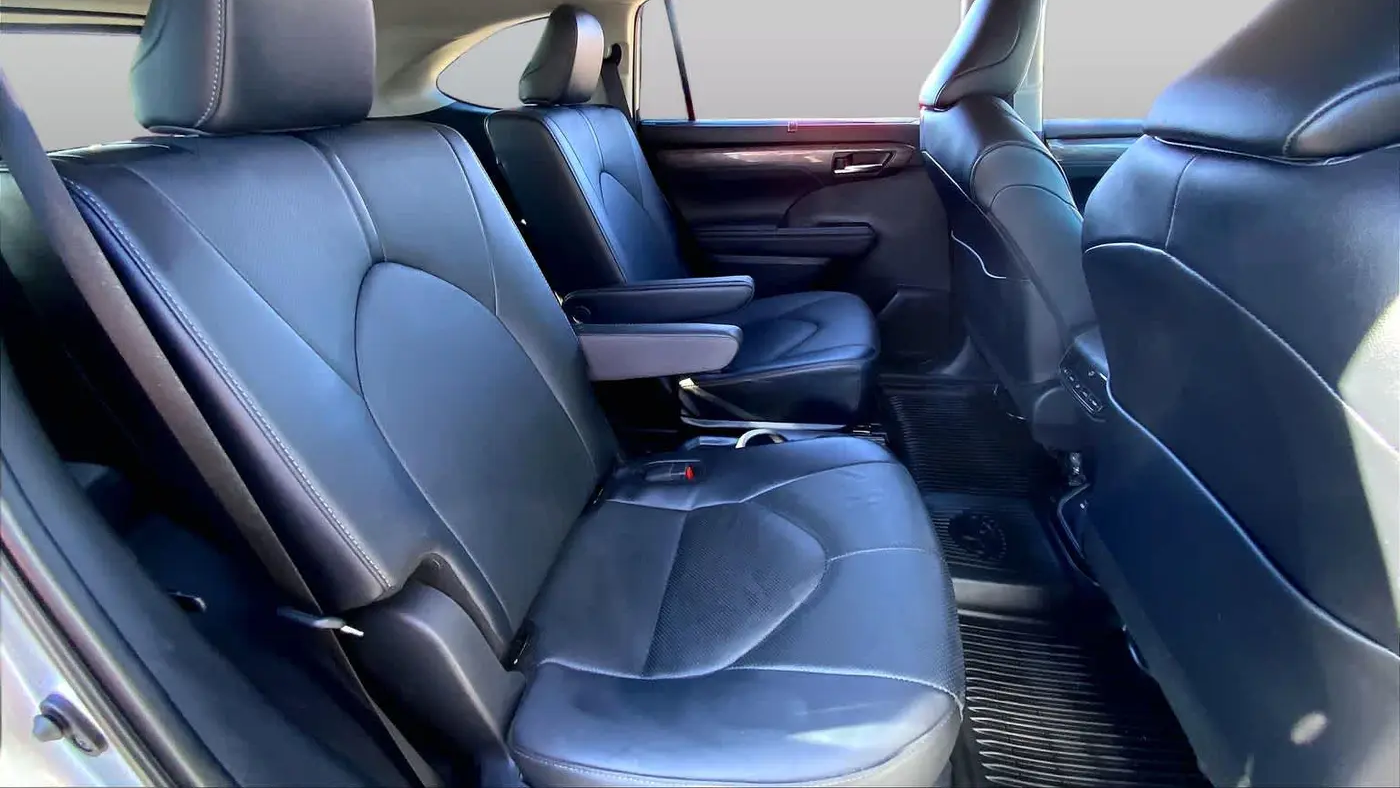 2025 Toyota Highlander LE