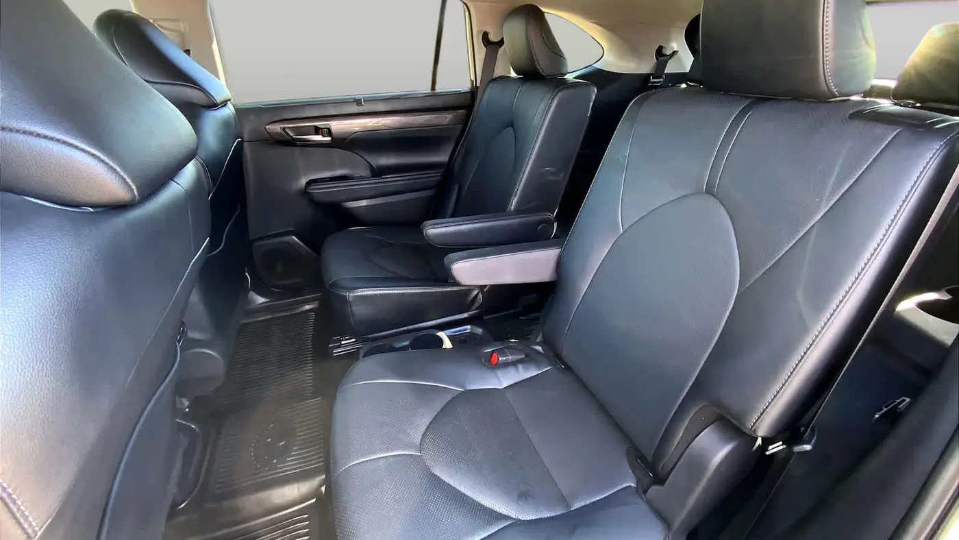 2025 Toyota Highlander LE