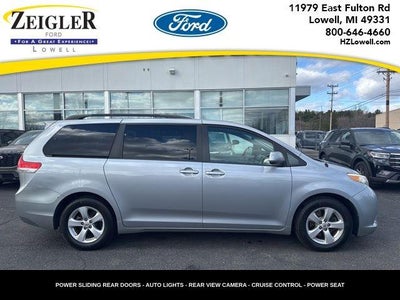 2011 Toyota Sienna LE 8-Passenger 4DR Mini-Van V6