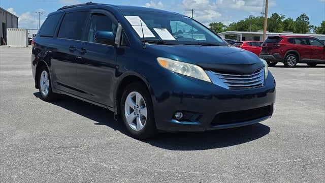 2012 Toyota Sienna LE 7-Passenger Auto Access Seat