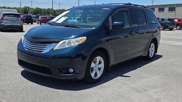 2012 Toyota Sienna LE 7-Passenger Auto Access Seat
