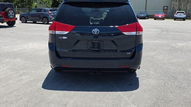 2012 Toyota Sienna LE 7-Passenger Auto Access Seat