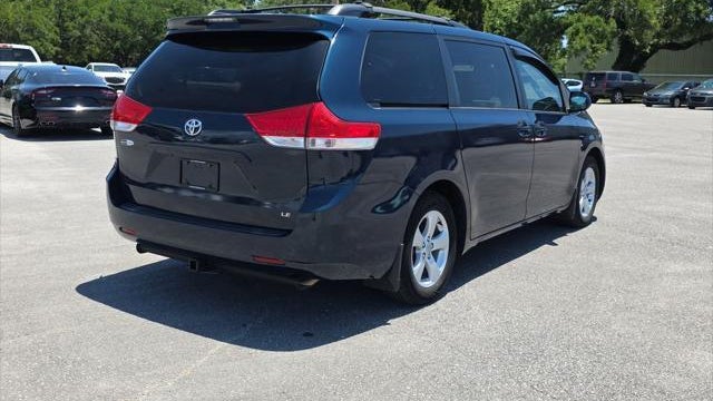 2012 Toyota Sienna LE 7-Passenger Auto Access Seat