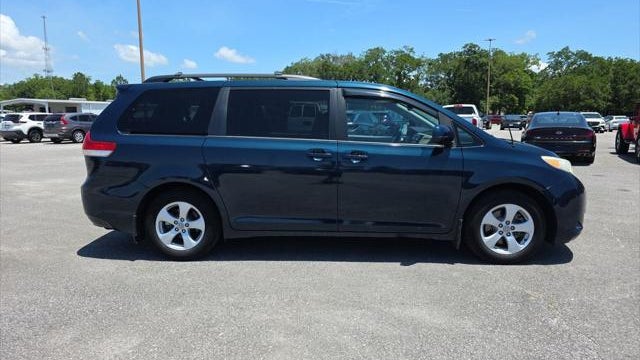 2012 Toyota Sienna LE 7-Passenger Auto Access Seat