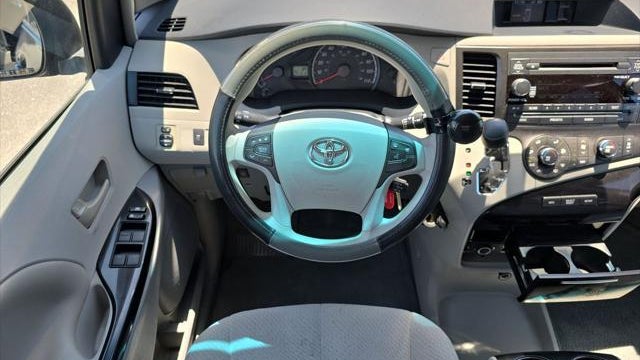 2012 Toyota Sienna LE 7-Passenger Auto Access Seat