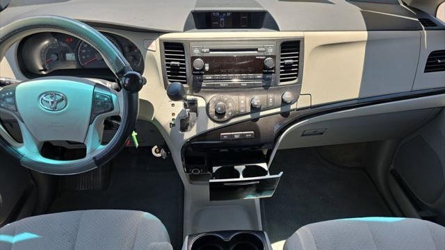 2012 Toyota Sienna LE 7-Passenger Auto Access Seat