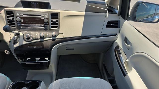 2012 Toyota Sienna LE 7-Passenger Auto Access Seat