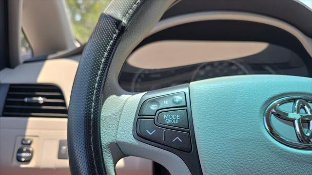 2012 Toyota Sienna LE 7-Passenger Auto Access Seat