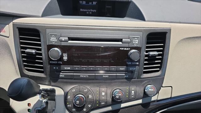 2012 Toyota Sienna LE 7-Passenger Auto Access Seat