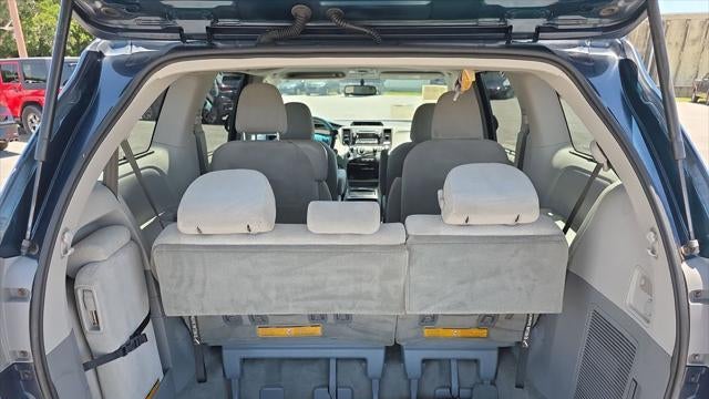 2012 Toyota Sienna LE 7-Passenger Auto Access Seat