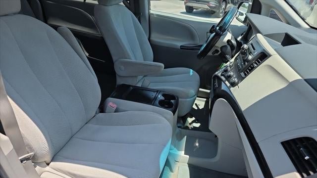2012 Toyota Sienna LE 7-Passenger Auto Access Seat