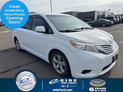 Photo of a 2015 Toyota Sienna LE 7-Passenger Auto Access Seat 4DR Mini-Van for sale