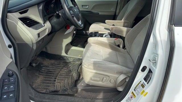 2015 Toyota Sienna LE 7-Passenger Auto Access Seat