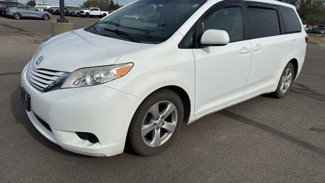 2015 Toyota Sienna LE 7-Passenger Auto Access Seat