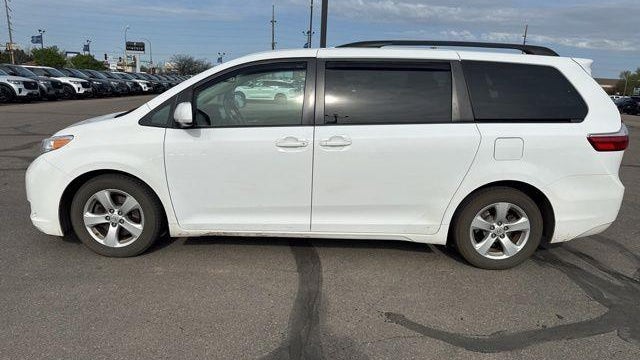 2015 Toyota Sienna LE 7-Passenger Auto Access Seat