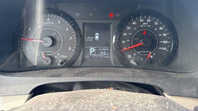 2015 Toyota Sienna LE 7-Passenger Auto Access Seat