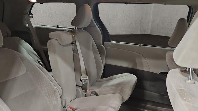 2015 Toyota Sienna LE 7-Passenger Auto Access Seat