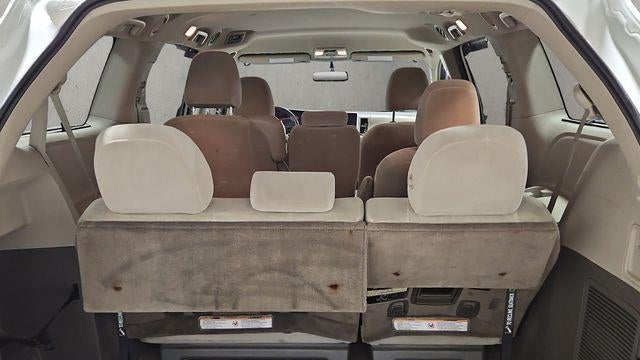 2015 Toyota Sienna LE 7-Passenger Auto Access Seat