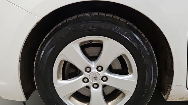 2015 Toyota Sienna LE 7-Passenger Auto Access Seat