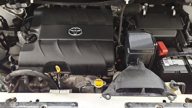 2015 Toyota Sienna LE 7-Passenger Auto Access Seat