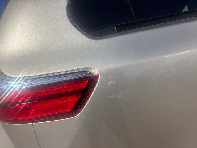 2015 Toyota Sienna - $22,995