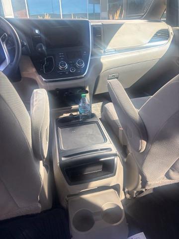 2015 Toyota Sienna - $22,995