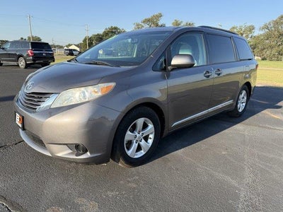 2015 Toyota Sienna LE 7-Passenger Auto Access Seat 4DR Mini-Van