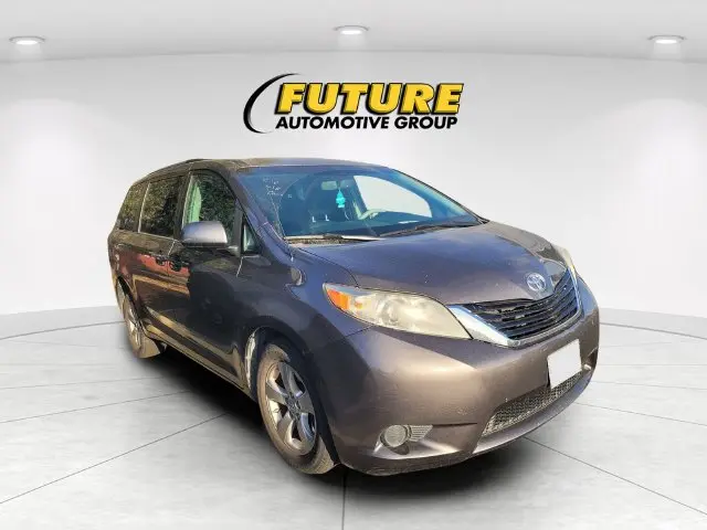 2013 Toyota Sienna - $21,588