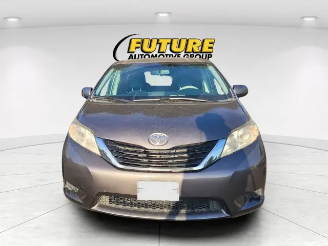 2013 Toyota Sienna - $21,588