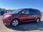 2011 Sienna Thumbnail 16