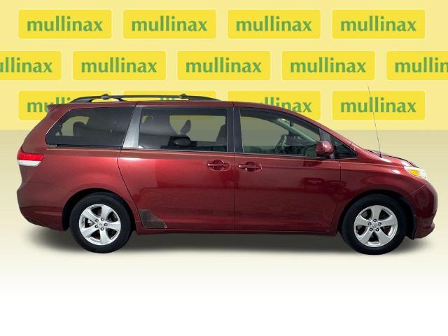 2012 Toyota Sienna - $8,901
