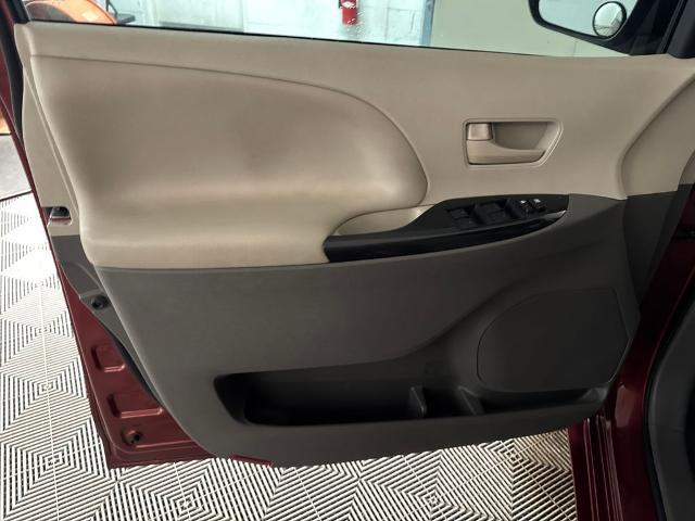 2012 Toyota Sienna - $8,901