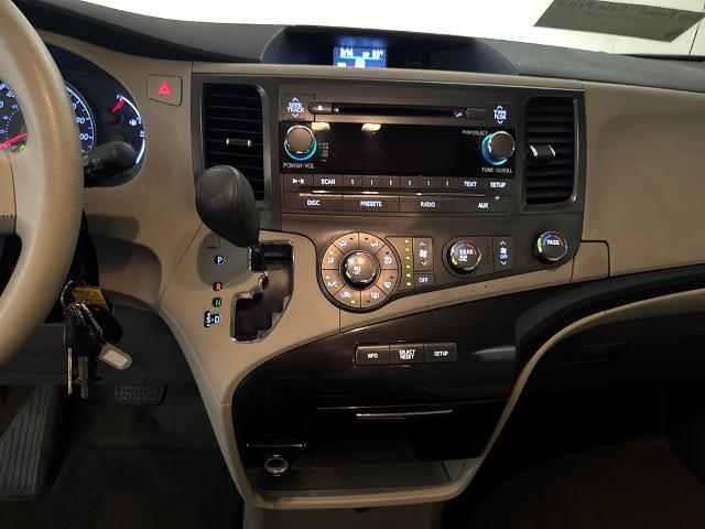 2012 Toyota Sienna - $8,901