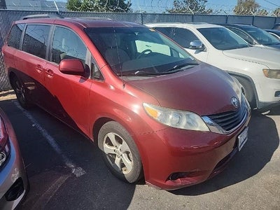 2014 Toyota Sienna LE 7-Passenger Auto Access Seat 4DR Mini-Van