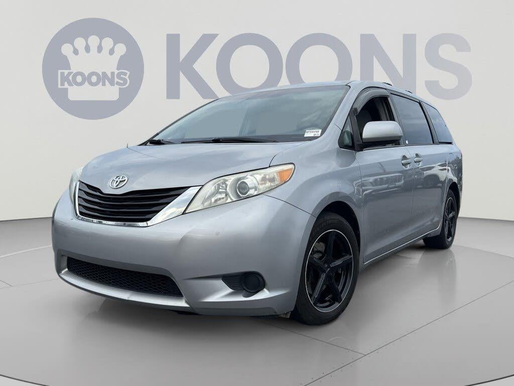 2012 Toyota Sienna - $10,500