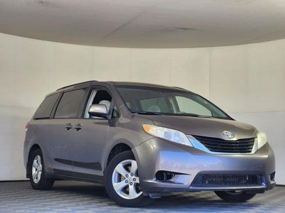 2011 Toyota Sienna LE 8-Passenger 4DR Mini-Van V6