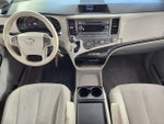 2011 Sienna Thumbnail 15