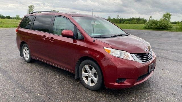 2011 Toyota Sienna LE 8-Passenger
