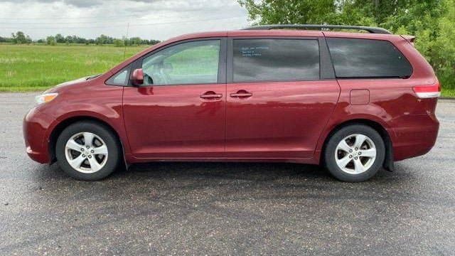 2011 Toyota Sienna LE 8-Passenger