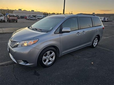 2015 Toyota Sienna LE 7-Passenger Auto Access Seat 4DR Mini-Van