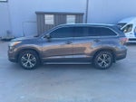 2016 Highlander Thumbnail 4