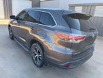 2016 Highlander Thumbnail 6