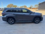2016 Highlander Thumbnail 9