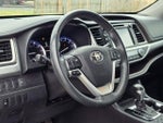 2016 Highlander Thumbnail 22